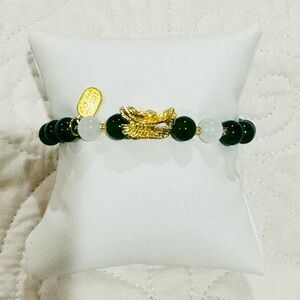 DRAGON Stretch Bracelet Green and White NWOT